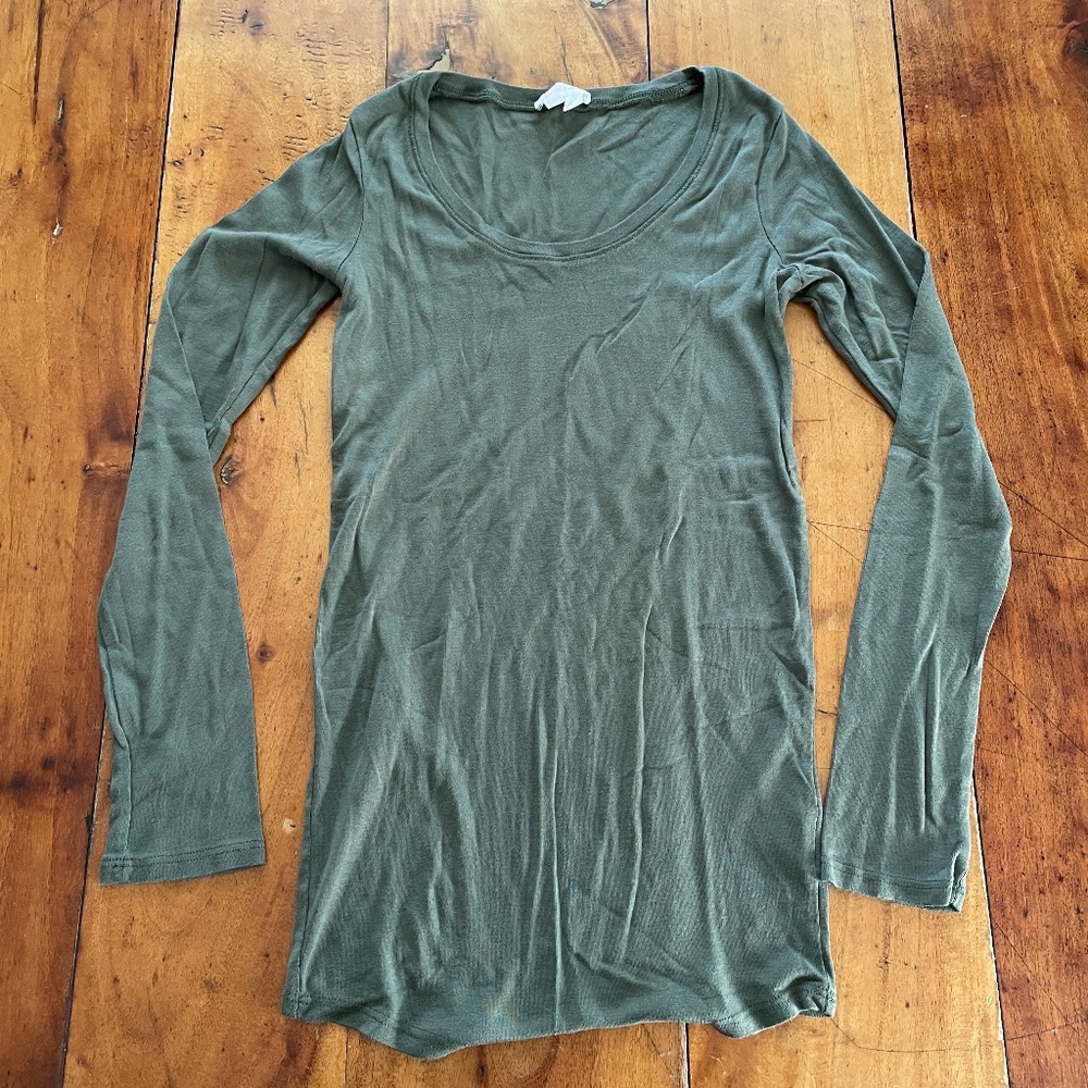 Ingrid & Isabel USA Made Long Sleeve Scoop Tee